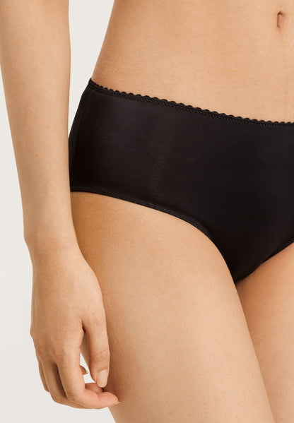 Hanro Basic Satin Deluxe Satin Deluxe Maxi Briefs (071061) Black