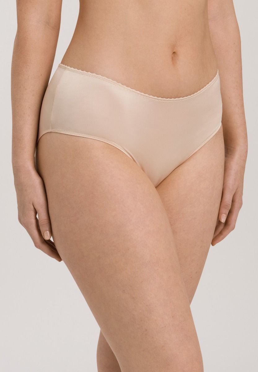 Hanro Basic Satin Deluxe Satin Deluxe Maxi Briefs (071061) Natural