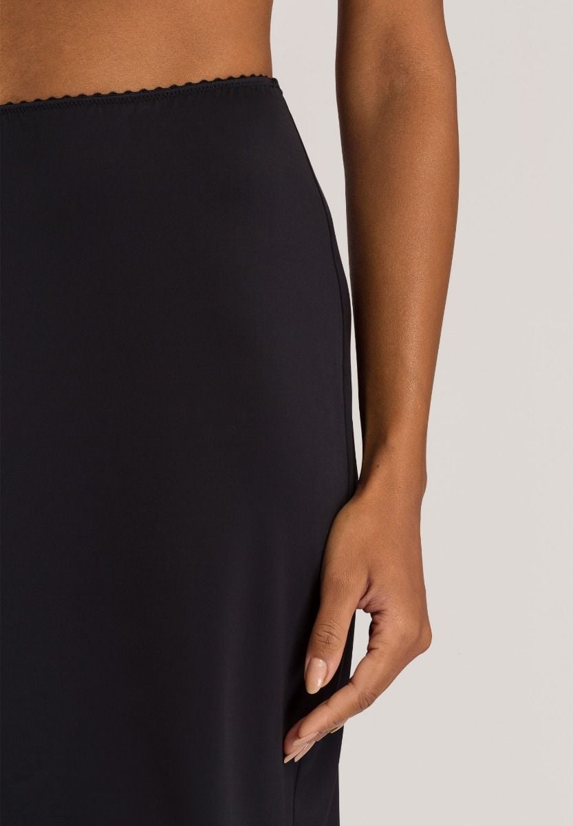 Hanro Basic Satin Deluxe Satin Deluxe Half Slip (071064) Black