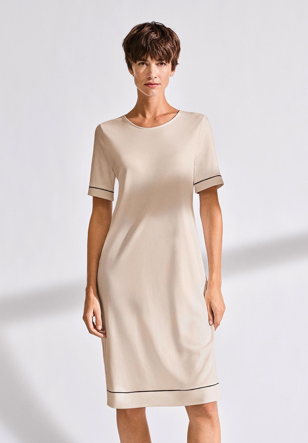 Hanro Basic Natural Comfort Natural Comfort S/Slv Nightdress 90Cm (077963) Almond