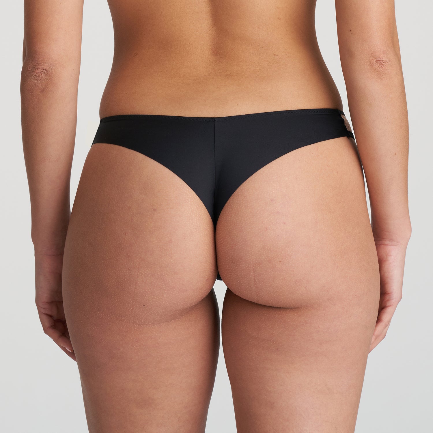 Marie Jo Amman Thong (0622340) Jaspe