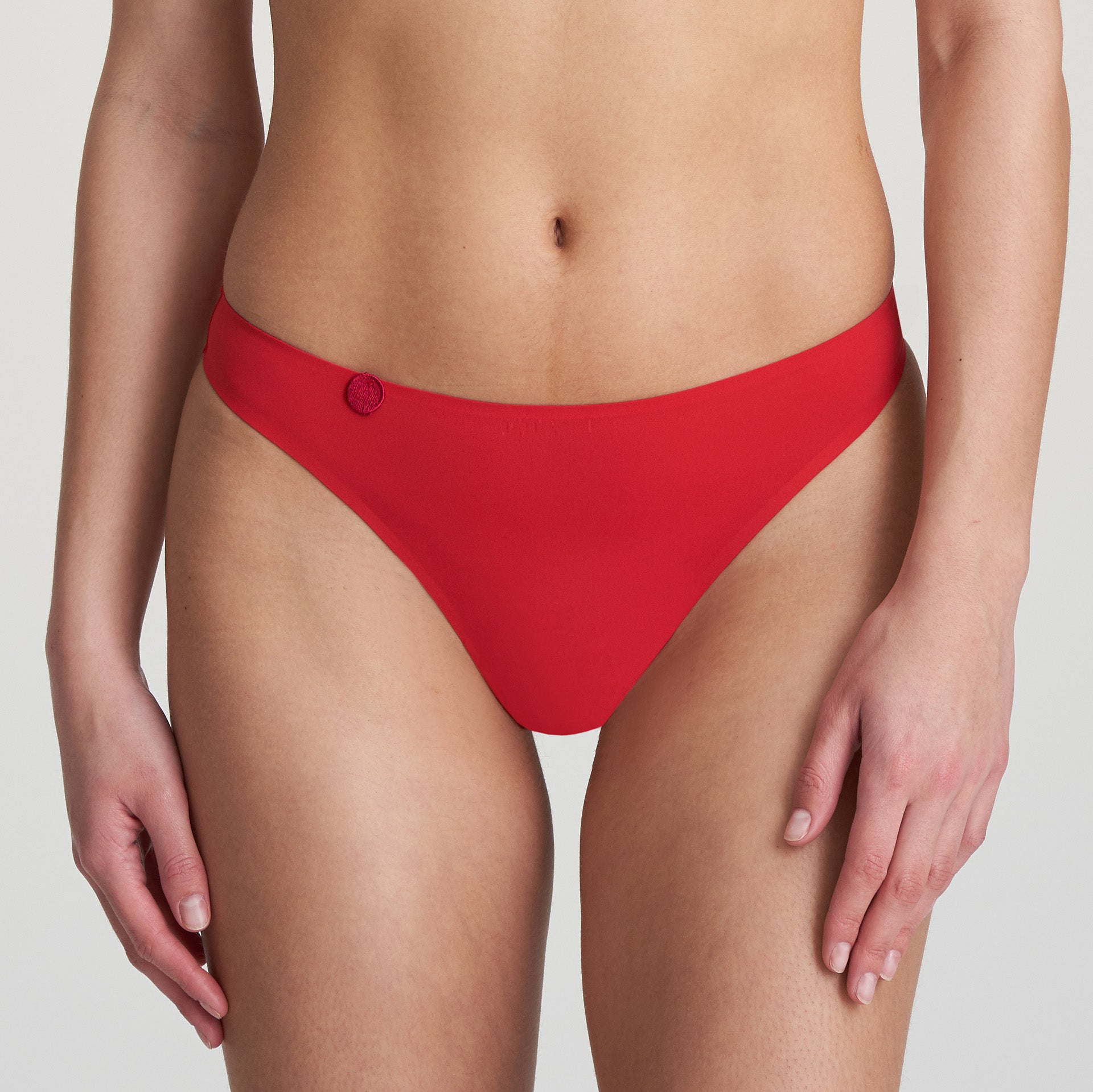Marie Jo Tom Thong (0620820) Scarlet