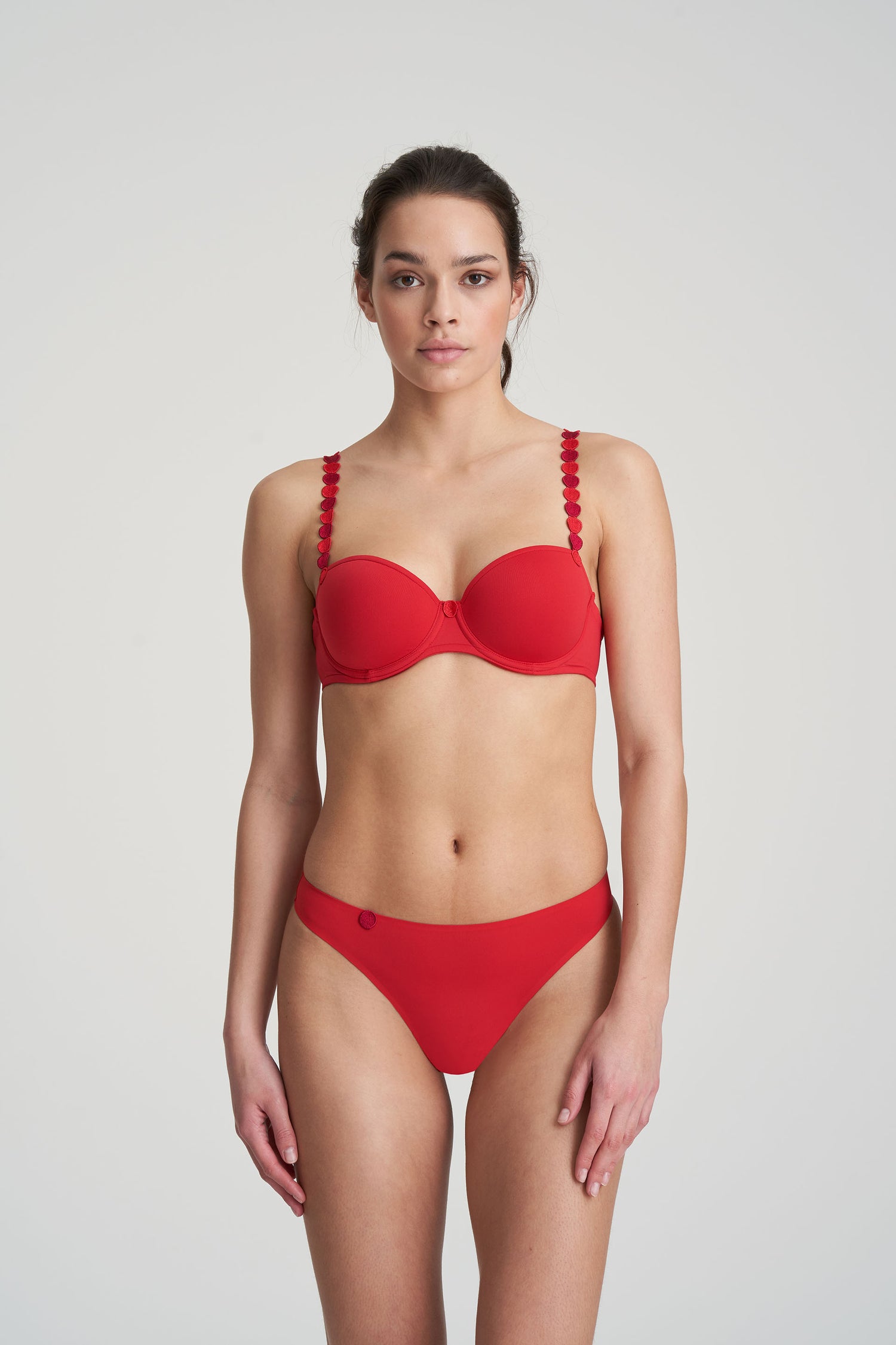 Marie Jo Tom Thong (0620820) Scarlet