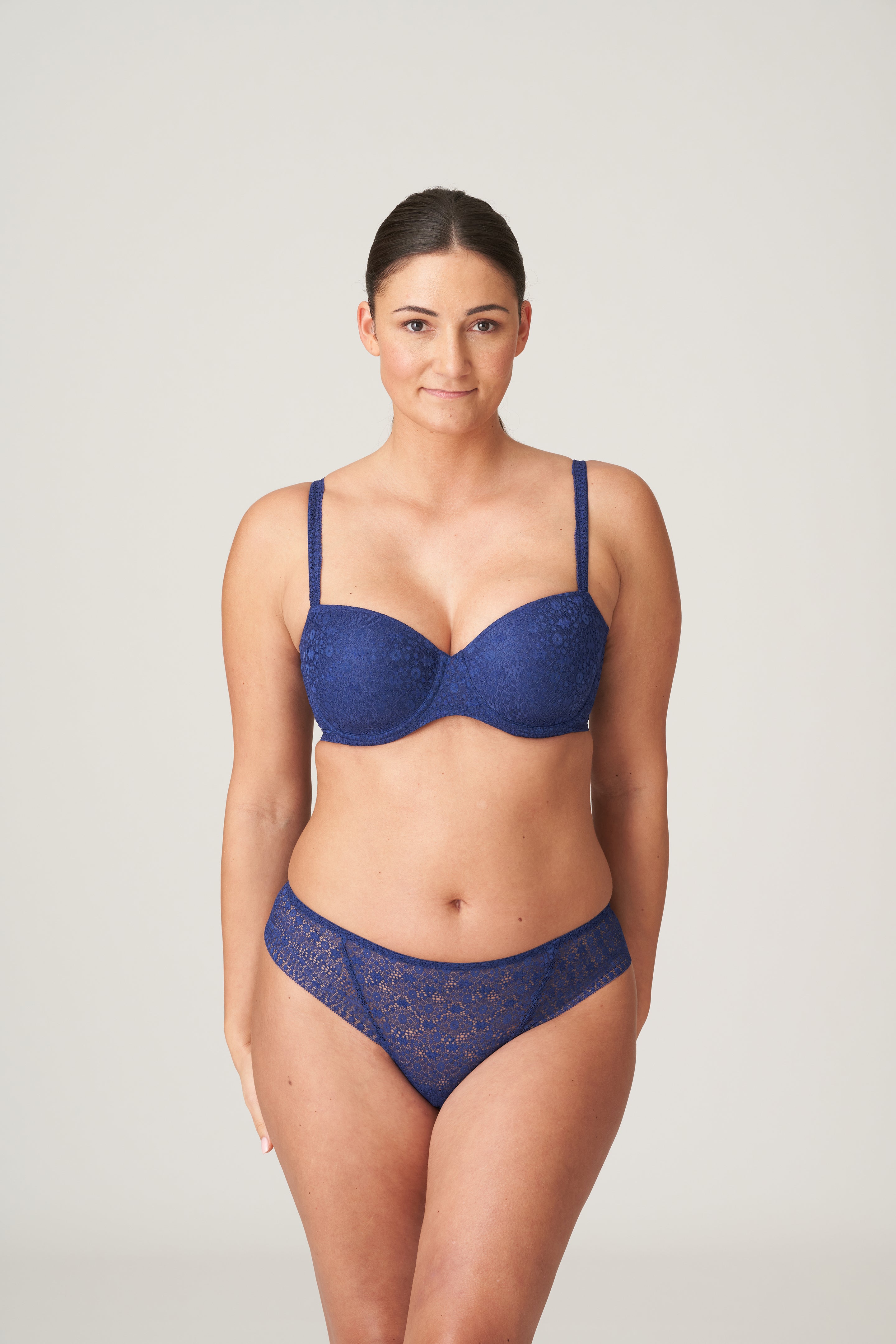 Primadonna Twist Epirus Thong (0641970) Royal