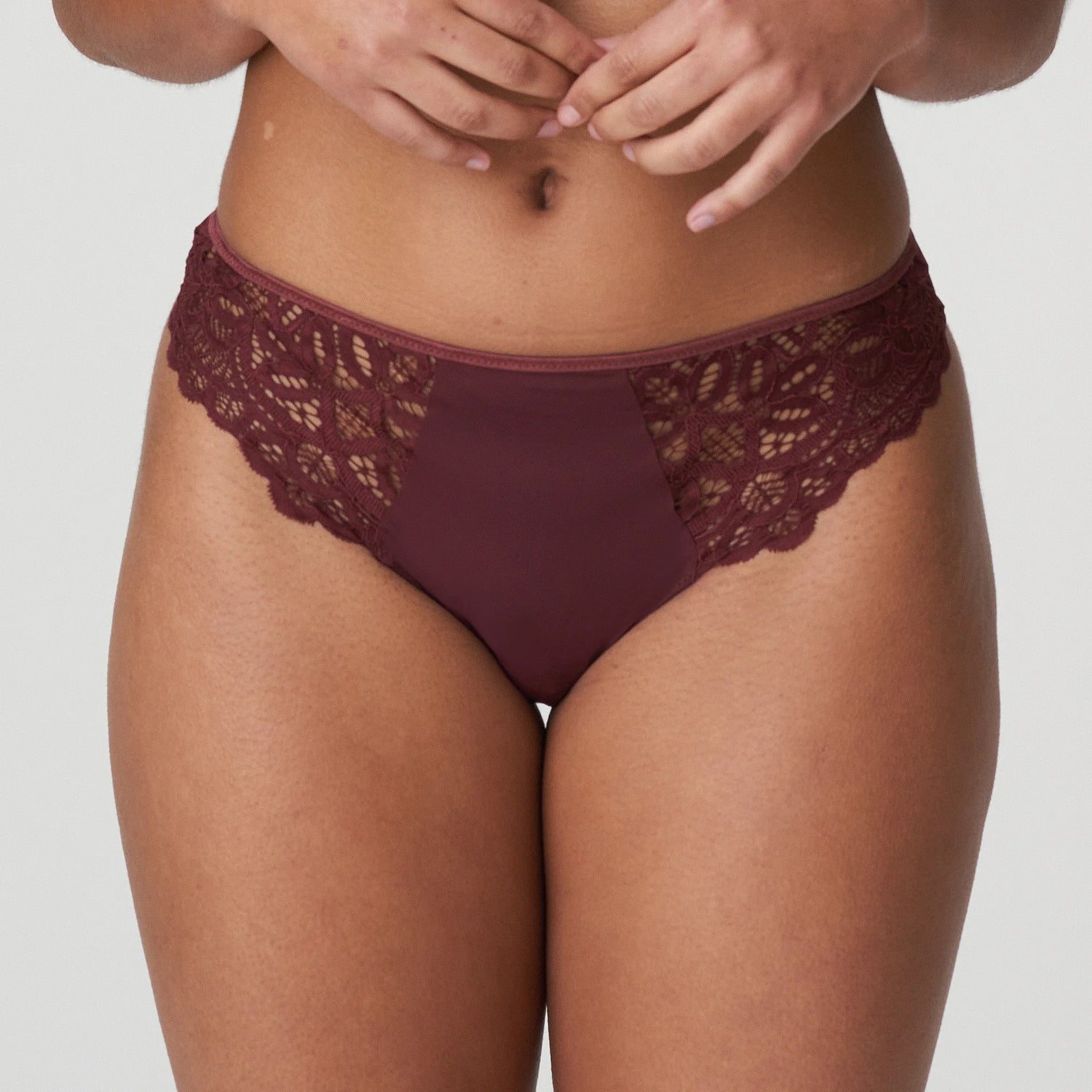 Primadonna Twist First Night Thong (0641880) Merlot